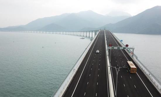 macau bridge (xinhua).jpg