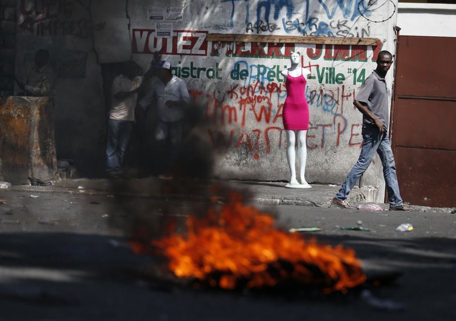 haiti riots (ap).jpg