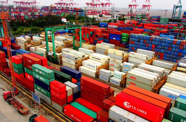 containers (xinhua).jpg