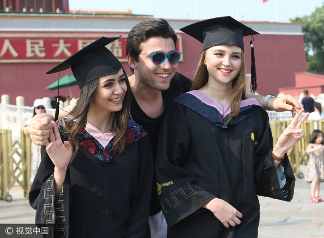 Foreign students in China-VCG.jpg