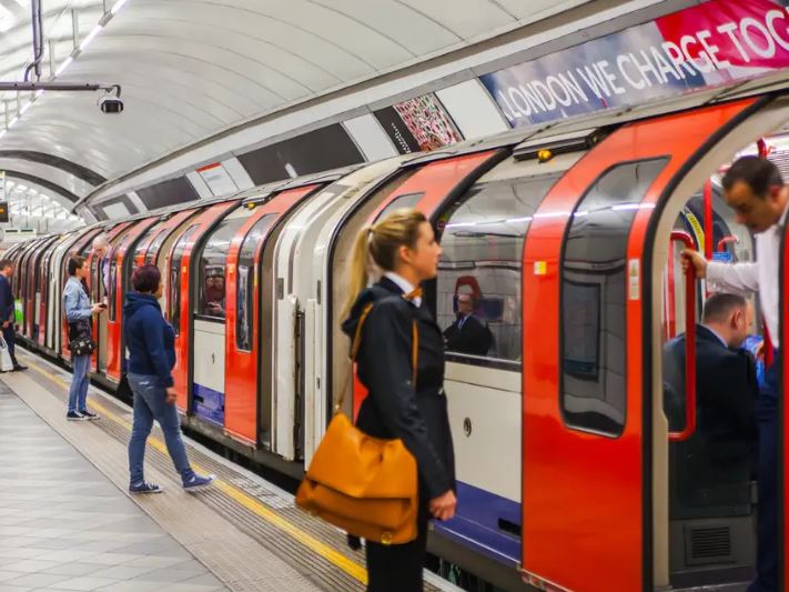 london tube (afp).jpg