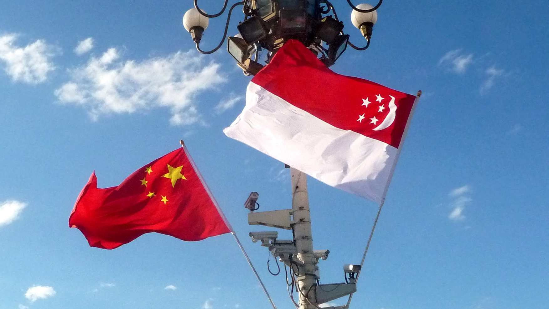 中国新加坡国旗 CGTN.jpg