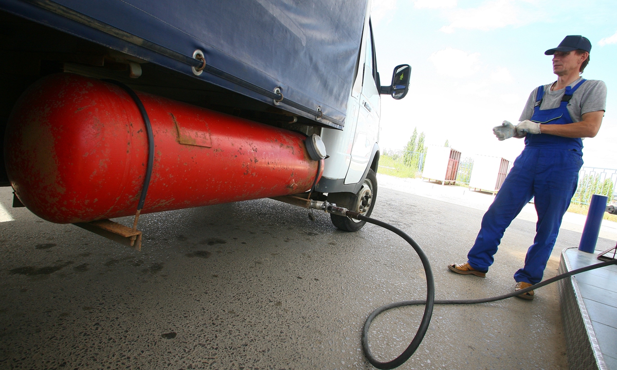 A van is being filled with fuel at a liquefied natural gas (LNG) station in Volgograd, Russia.Photo: VCG