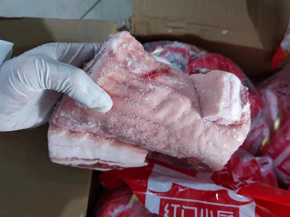Man held for selling stale meat packs in a Shanghai district