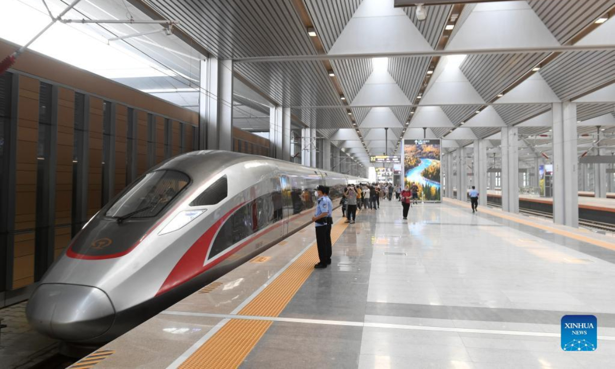 Train G601 departs from Beijing Fengtai Railway Station in Beijing, capital of China, June 20, 2022. Photo:Xinhua