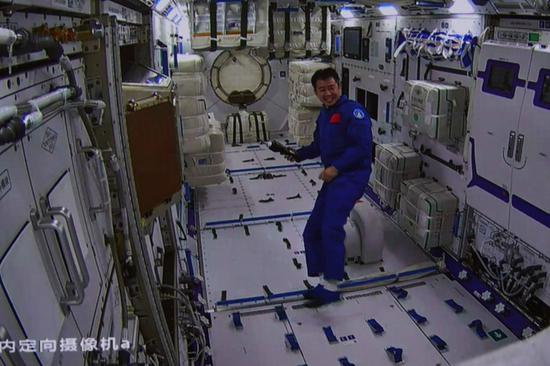 Screen image captured at Beijing Aerospace Control Center on July 25, 2022 shows Shenzhou-14 astronaut Chen Dong at Wentian lab module.(Xinhua/Guo Zhongzheng)