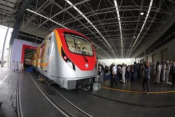 The 'orange line' urban rail transit system, built by Chinese companies, starts test runs in Lahore, Pakistan. [Photo: thepaper.cn]