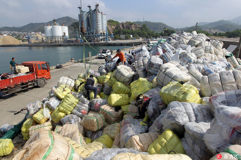 Photo shows illegal trash imports seized by customs authority in Shenzhen, south China's Guangdong Province, on Nov. 17 2017. [File Photo: IC]