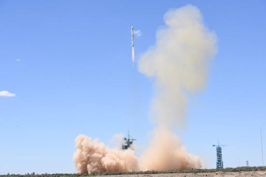Two satellites are launched for Pakistan on a Long March-2C rocket from the Jiuquan Satellite Launch Center in northwest China at 11:56 a.m., July 9, 2018. (Photo: China News Service/Wang Jiangbo)