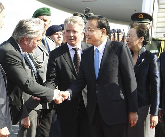 Chinese Premier Li Keqiang arrives in Berlin, capital of Germany, July 8, 2018, for the fifth round of China-Germany intergovernmental consultations and an official visit to the European country. (Xinhua/Gao Jie)