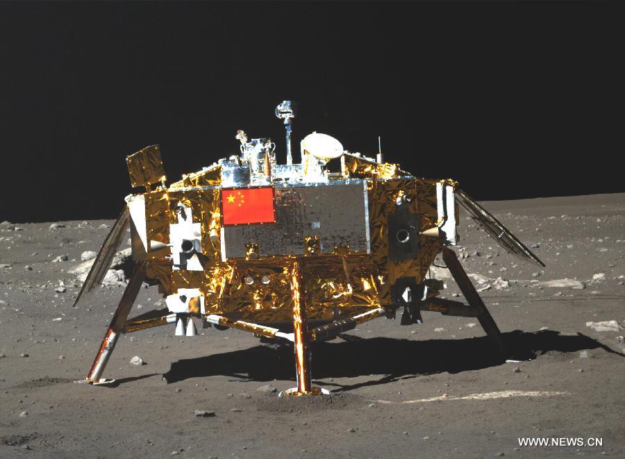 The photo of the Yutu moon rover taken by the camera on the Chang'e-3 moon lander on December 15, 2013 [File photo: VCG]
