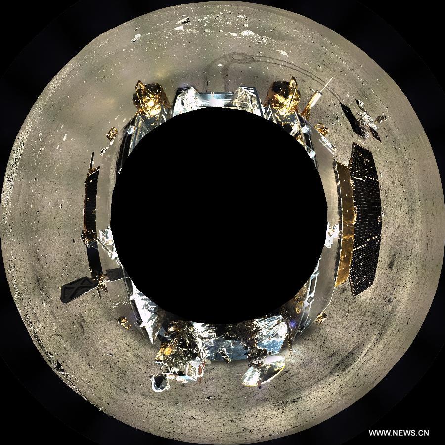 This panoramic photo taken from December 17 to 18, 2013 shows the moonscape around the Yutu moon rover during Chang'e-3 lunar probe mission's first lunar day circle. [File photo: Xinhua]