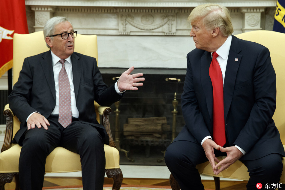 President Donald Trump meets with European Commission president Jean-Claude Juncker in the Oval Office of the White House, Wednesday, July 25, 2018, in Washington. [Photo: IC]