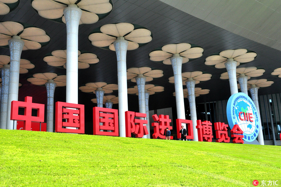 View of flowery decorations on display at the National Exhibition and Convention Center (Shanghai) ahead of the China International Import Expo (CIIC) in Shanghai, China, 20 October 2018. [Photo: IC]