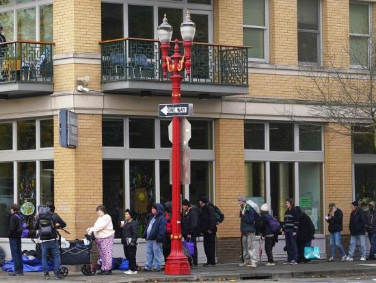 US Senate advances bipartisan spending package in a bid to end longest gov't shutdown