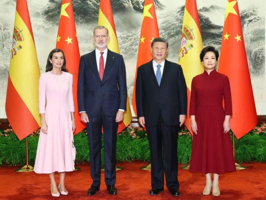 Xi meets Spanish king in Beijing
