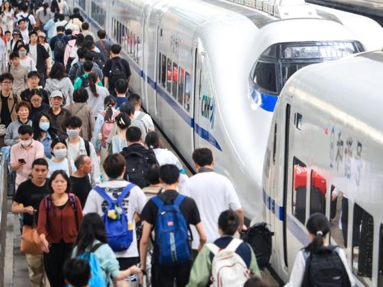 China sees record number of railway passenger trips in Jan.-Oct.