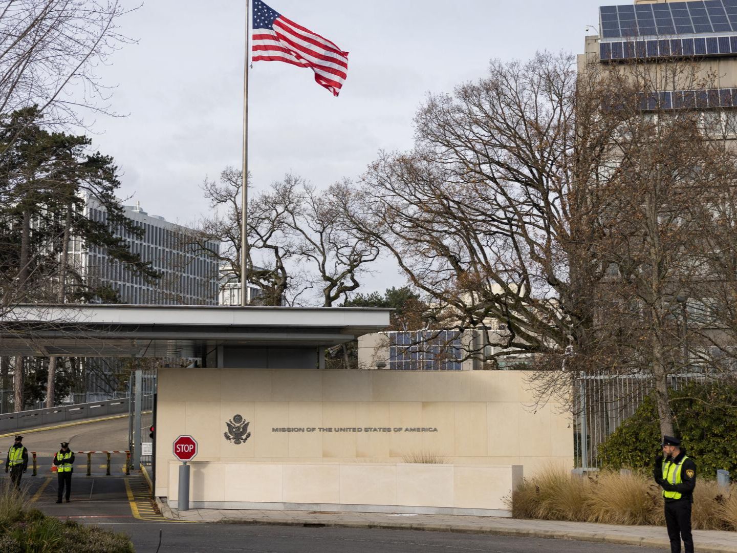 US push Ukraine peace plan in Geneva amid ongoing battlefield clashes