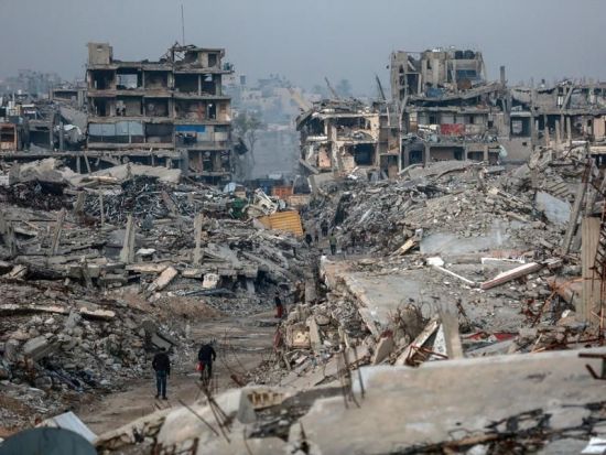 Iran, Saudi Arabia discuss ties, urge regional cooperation for peace