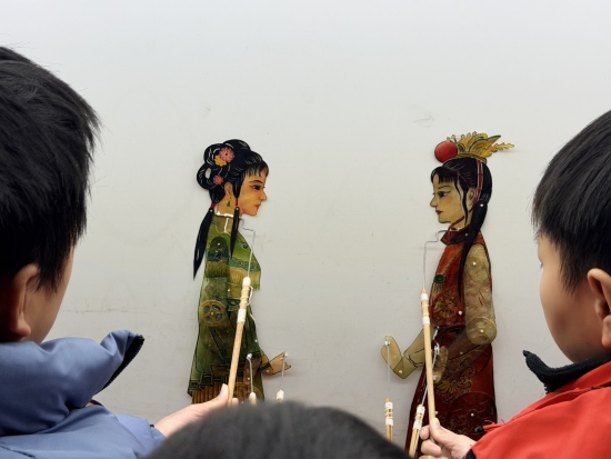 'Dream of the Red Mansion' shadow puppet play premieres in Beijing