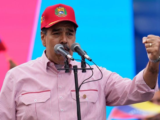 Maduro pledges loyalty to Venezuelans as Trump faces scrutiny at home