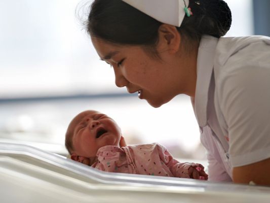 China eyes nationwide free childbirth coverage by 2026