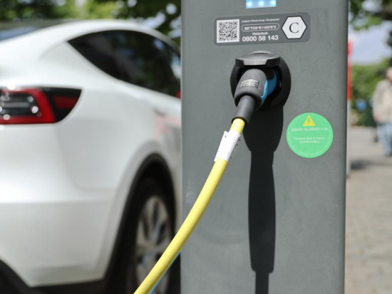 EU eases 2035 zero-emission requirements for new cars