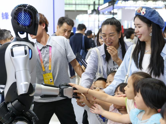 'Resilience,' DeepSeek selected as China's character and word of 2025