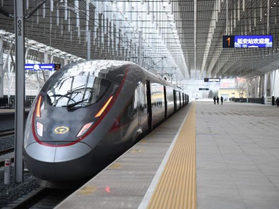 China Railway's transport revenue tops 1 trillion yuan in 2025