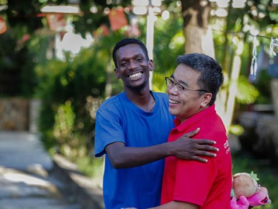 Chinese doctors help Zanzibarian colleagues build skills, confidence