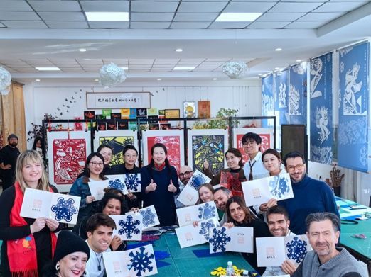 European media, influencer delegation explores Harbin's intangible cultural heritage, ice-snow wonder