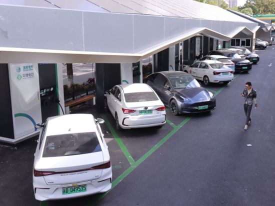 China operates world's largest EV charging network