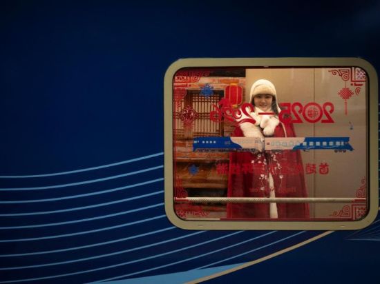 Themed tourism train featuring travel photography services inaugurated in Harbin