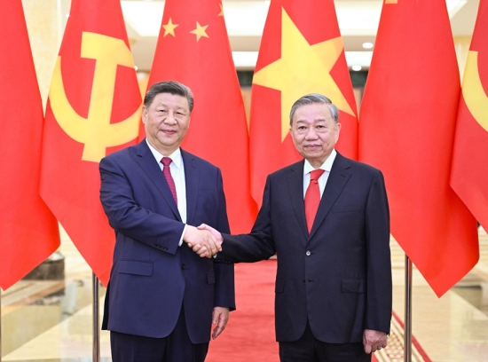 Xi held phone talks with Vietnam's To Lam