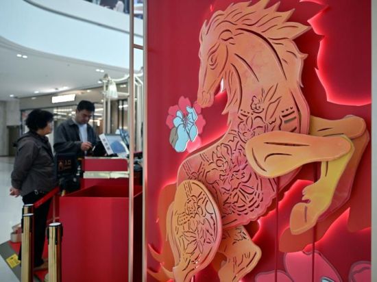 Int'l brands launch Year-of-the-Horse-themed products to compete in Chinese Lunar New Year market