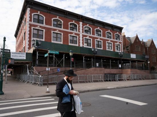 Car rams into Chabad headquarters in New York City, damaging doors