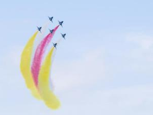 PLA Bayi Aerobatic Team conducts training for 10th Singapore Airshow
