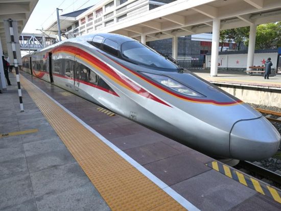 China's cross-regional passenger trips up 3.5 pct in 2025
