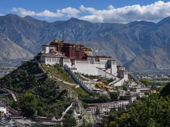 China's Xizang aims for high-quality economic growth in 2026