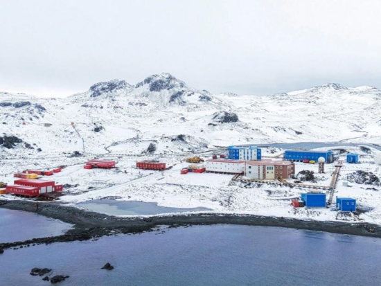 Storm-stranded South Korean cast finds refuge at Chinese Antarctic research station