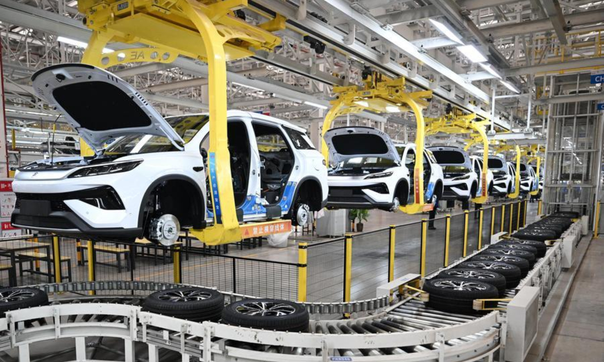 This photo taken on Nov. 3, 2025 shows a new energy vehicle (NEV) assembly line of BYD, China's leading NEV manufacturer, at the plant of BYD in Zhengzhou, central China's Henan Province. (Xinhua/Li Jianan)