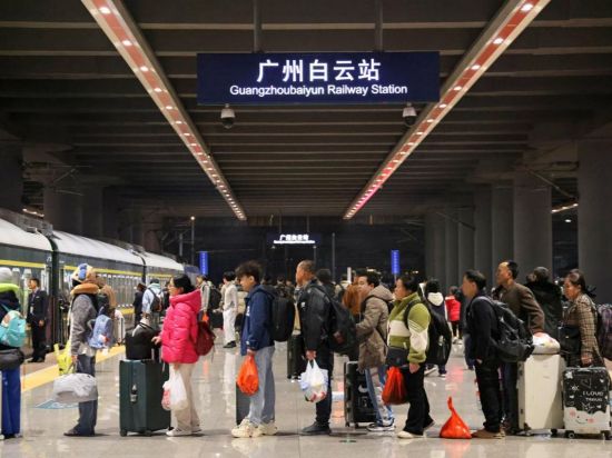 Guangdong sees surge in holiday arrivals as travel pattern shifts