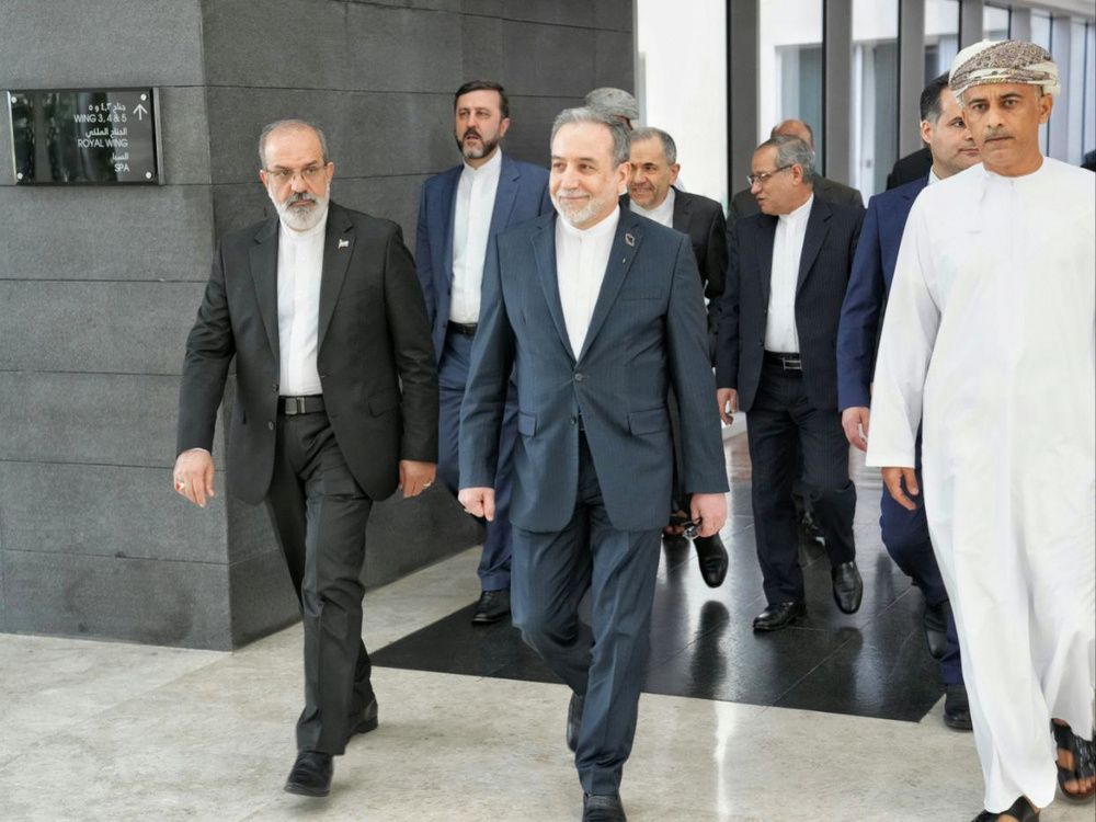 Iran, US hold talks amid tense standoff, with core differences unresolved