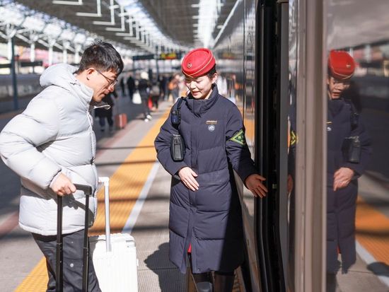 China expects over 2.05 million daily cross-border trips during Spring Festival