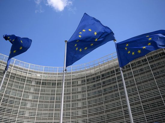 EU moves to speed up single market, eyes smaller-group cooperation