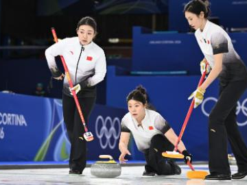 Olympic curling women round robin session 4 match: China vs. Italy