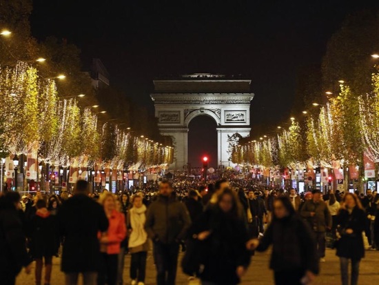France posts record international tourism revenue in 2025