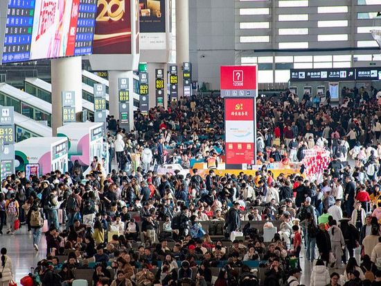 China's 2026 Spring Festival shatters records as travel and consumption boom