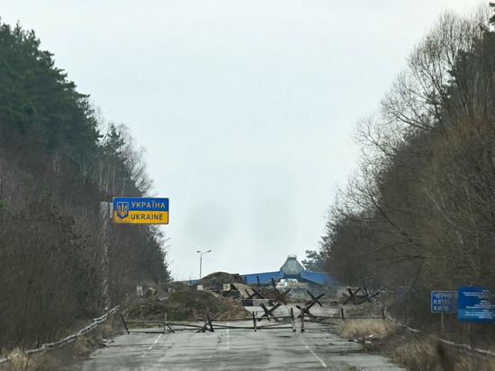 Ukraine strengthens fortifications along Belarus border