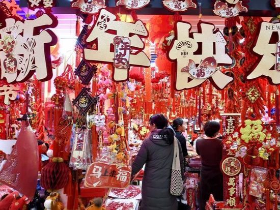 Long Spring Festival holiday boosts dual circulation